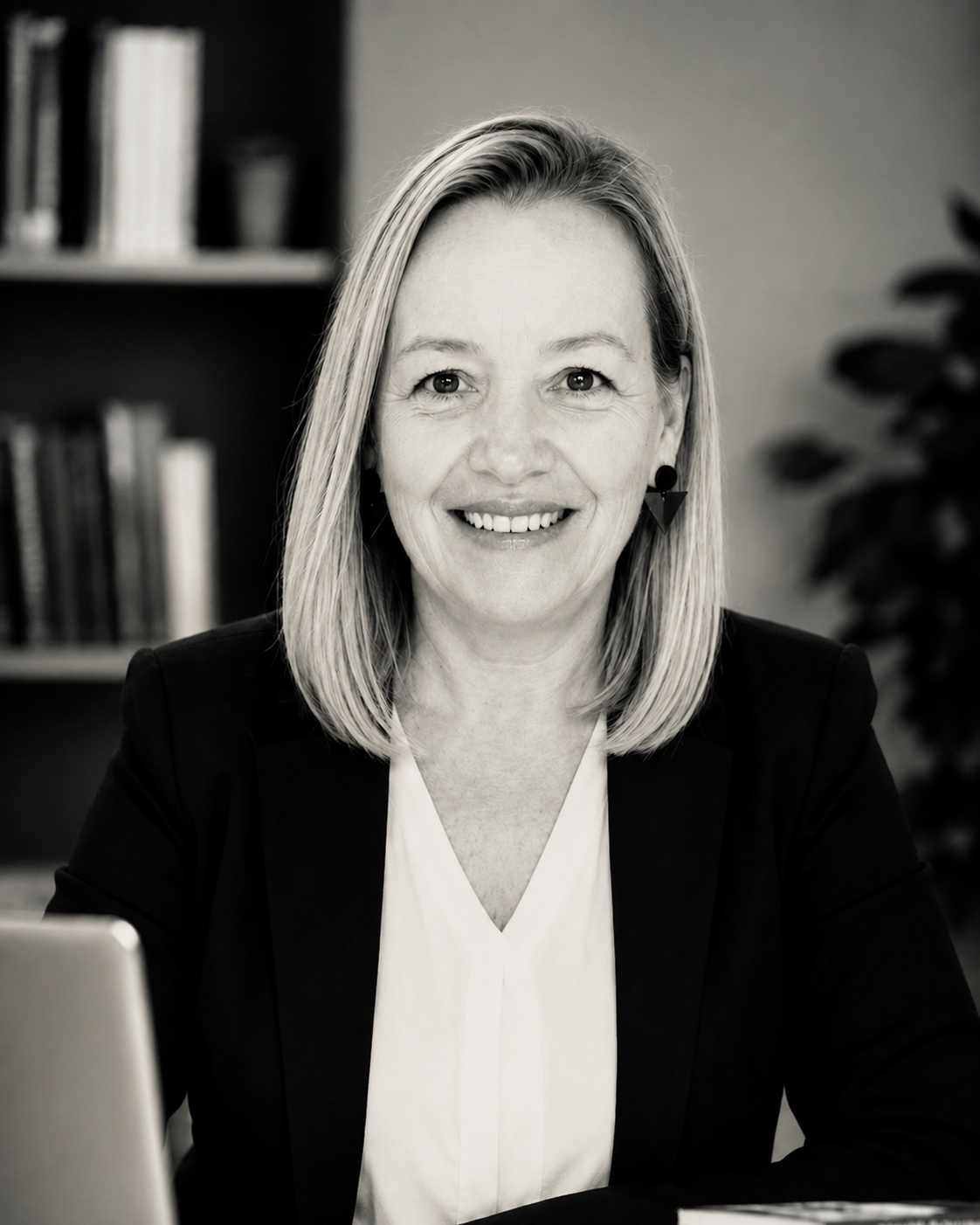Rosângela Medeiros, Revisora Editorial e responsável pela Publicação na Vira Livro Editora